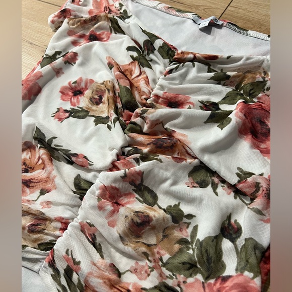 G by GUESS - Off-The-Shoulder Romantic Cottagecore Floral Mesh Top - Picture 2 of 5